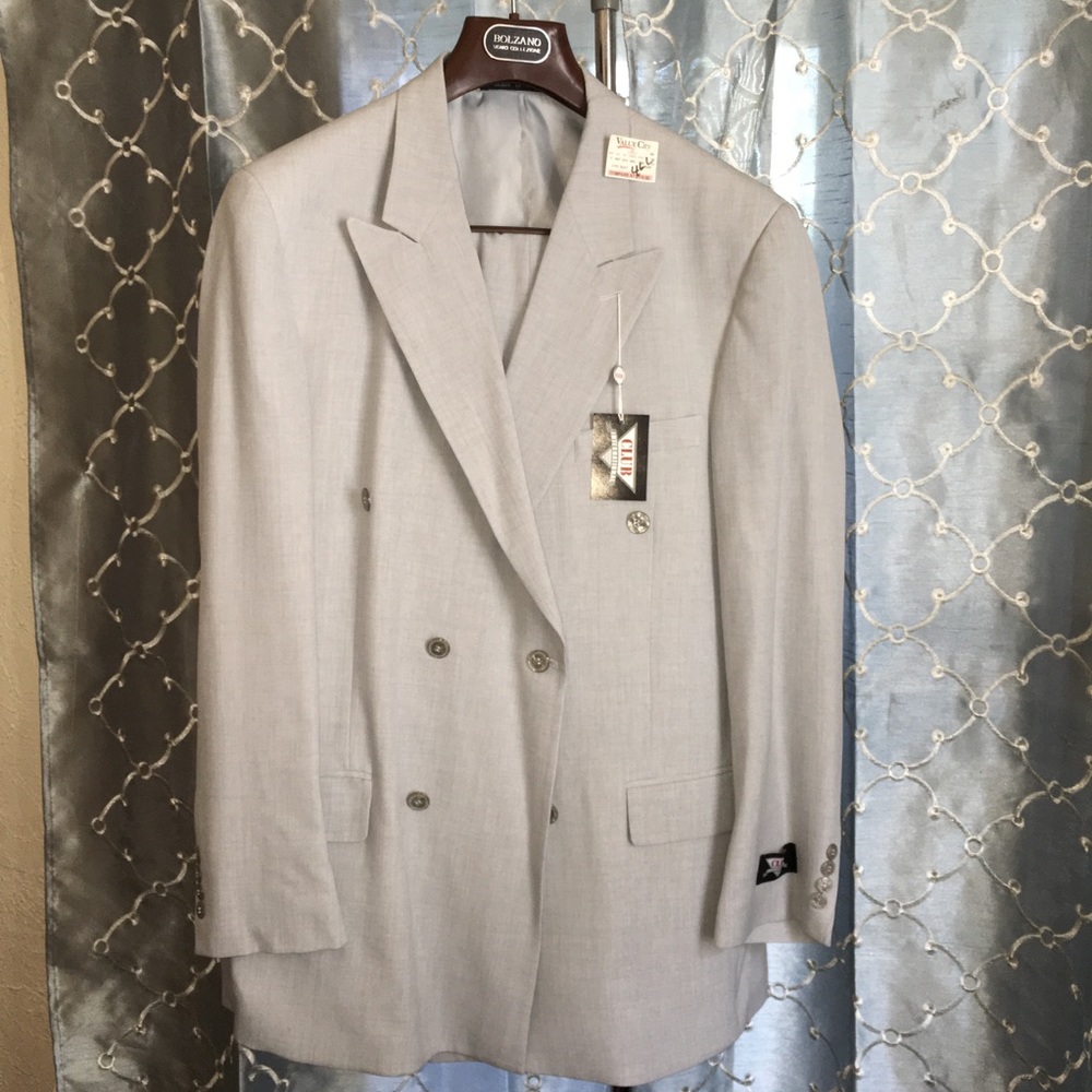 Club International Pale Blue Men’s Suit